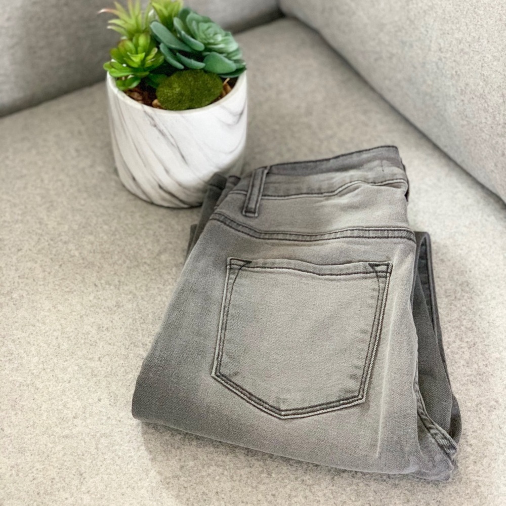 LAST 1❗️CINDY✨MUST HAVE-Gray High Rise Denim Jeans - Picture 5 of 8